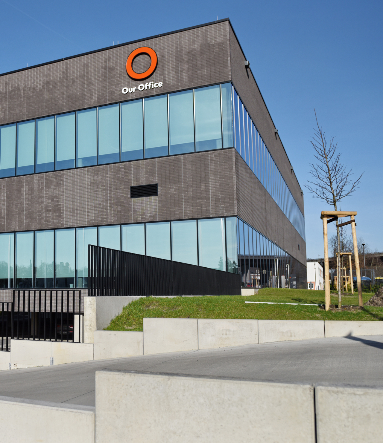 our-office_01